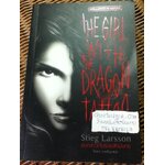 ขบถสาวกับรอยสักมังกร/ สติ๊ก ลาร์สัน