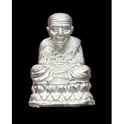 หลวงพ่อทวด ลอยองค์ 104 ปี (พิมพ์เล็ก, เนื้อเงินขัดเงา) Luang Pu Thuat Statue 104 Year (Small size, Silver) SKU-02368