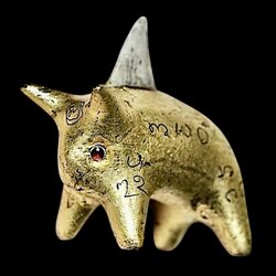 วัวทองพิทักษ์ (รุ่น:ขุนศึกปฐวีคงคา) Golden Guardian Bull. (series:dual realm warrior) SKU-03602