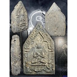 พระขุนแผนผงพิเศษ (พิมพ์ร่ายเวทย์เสกสามกุมาร) Mystic Powder Khun Phaen. (three Kuman Thong spellcasting style) SKU-03986