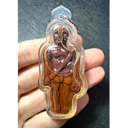 พ่อหุ่นพยนต์ขุนพิทักษ์ (เลี่ยมน้ำมันเสน่ห์) Hoon Payon Khun Phitak. (Inlaid with charming oil) SKU-03789