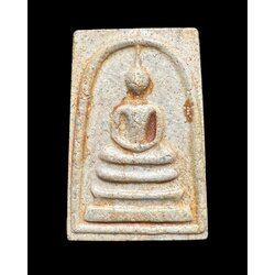 พระสมเด็จแช่น้ำมนต์ (หลังลายเซ็น, พิมพ์เกศทะลุซุ้ม) Phra Somdej Soaked Holy Water (signature on the back, topknot through arch model). SKU-03424