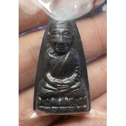 หลวงพ่อทวด พิมพ์เตารีด 104 ปี (แบบหล่อโบราณ 3.6 ซม. เนื้อนวะแก่เงิน) Luang Pu Thuat 104 Year (Model: Iron-shaped, Bronze , Height: 3.6 Cm) SKU-02358