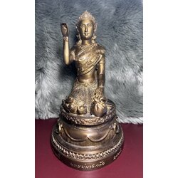 นางกวัก (ขนาดบูชา: สูง 9 นิ้ว x กว้าง 5 นิ้ว, เนื้อโลหะ, รมมันปู) Nang Kwak. (altar statue: height 9 inches x width 5 inches, metal material, brown plated) SKU-02034