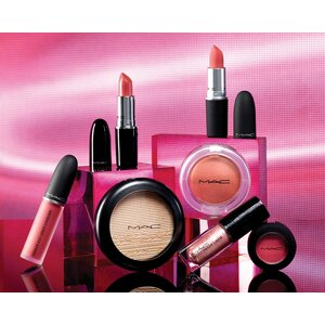 - 🌹 #Mac Make up Skincare Counter Brand
