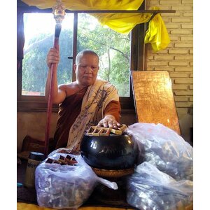 หลวงพ่อยศ วัดป่าบ้านสังข์ ร้อยเอ็ด Luang Por Yot Wat Pa Ban Sang, Roi Et Province.