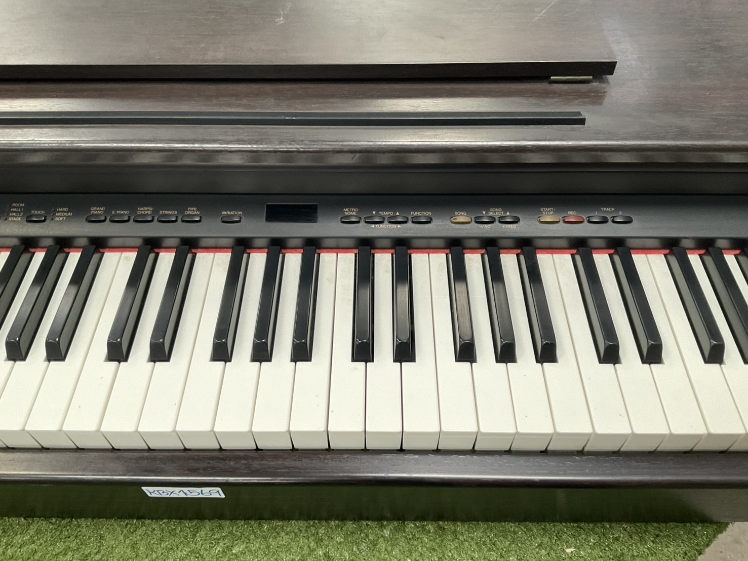 เปียโน YAMAHA : YDP-201 สินค้าไม่พร้อมใช้งาน (ต้องซ่อม)