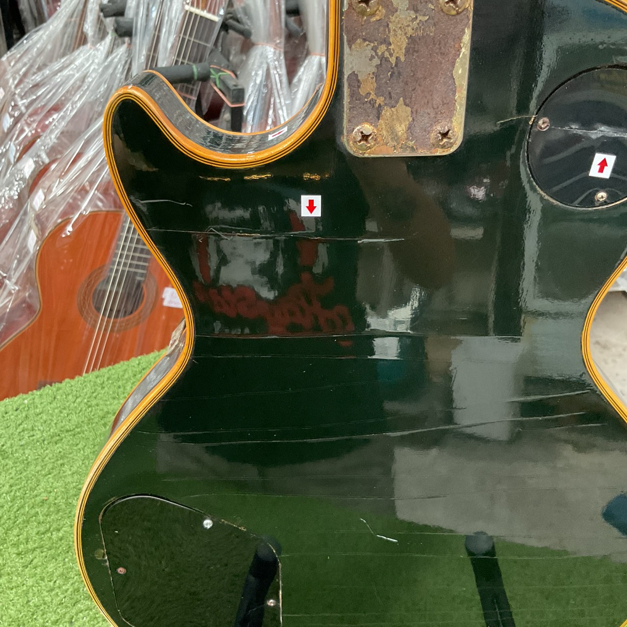 กีต้าร์ไฟฟ้า Marchis