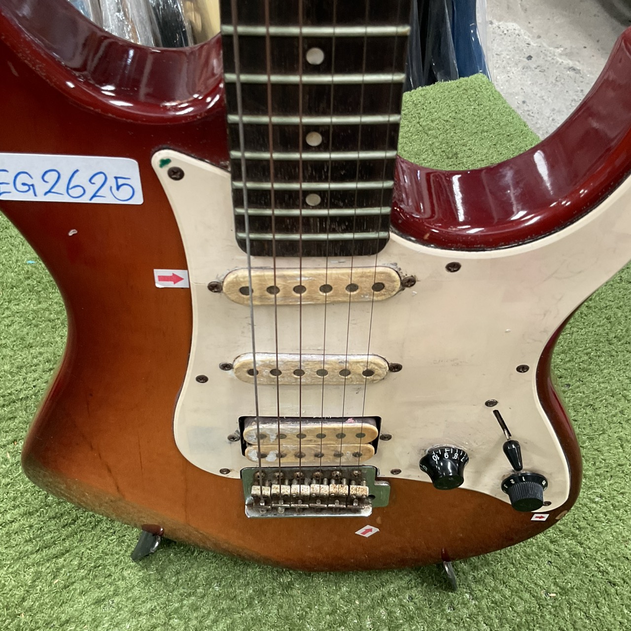 กีต้าร์ไฟฟ้า YAMAHA : YGS 112T