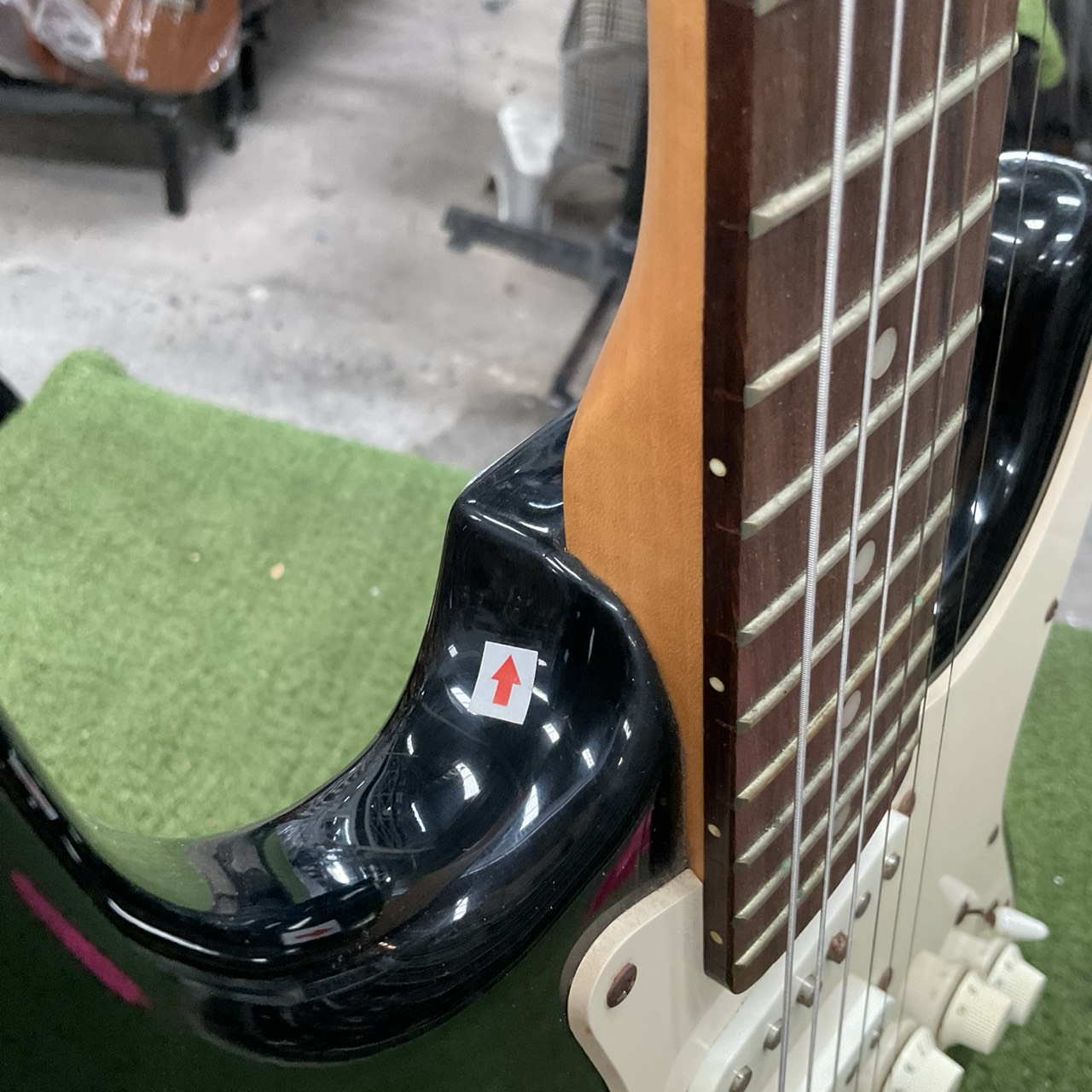 กีต้าร์ไฟฟ้า Photogenic