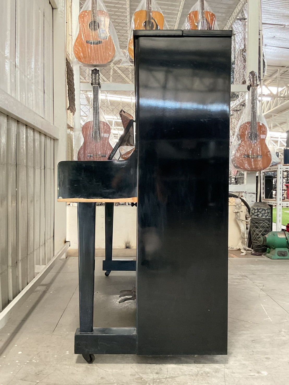 เปียโนอัพไลท์ ZEN-ON : UZ-235