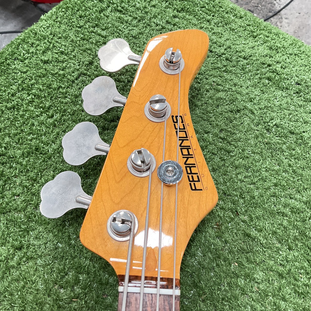 กีต้าร์เบส FERNANDES