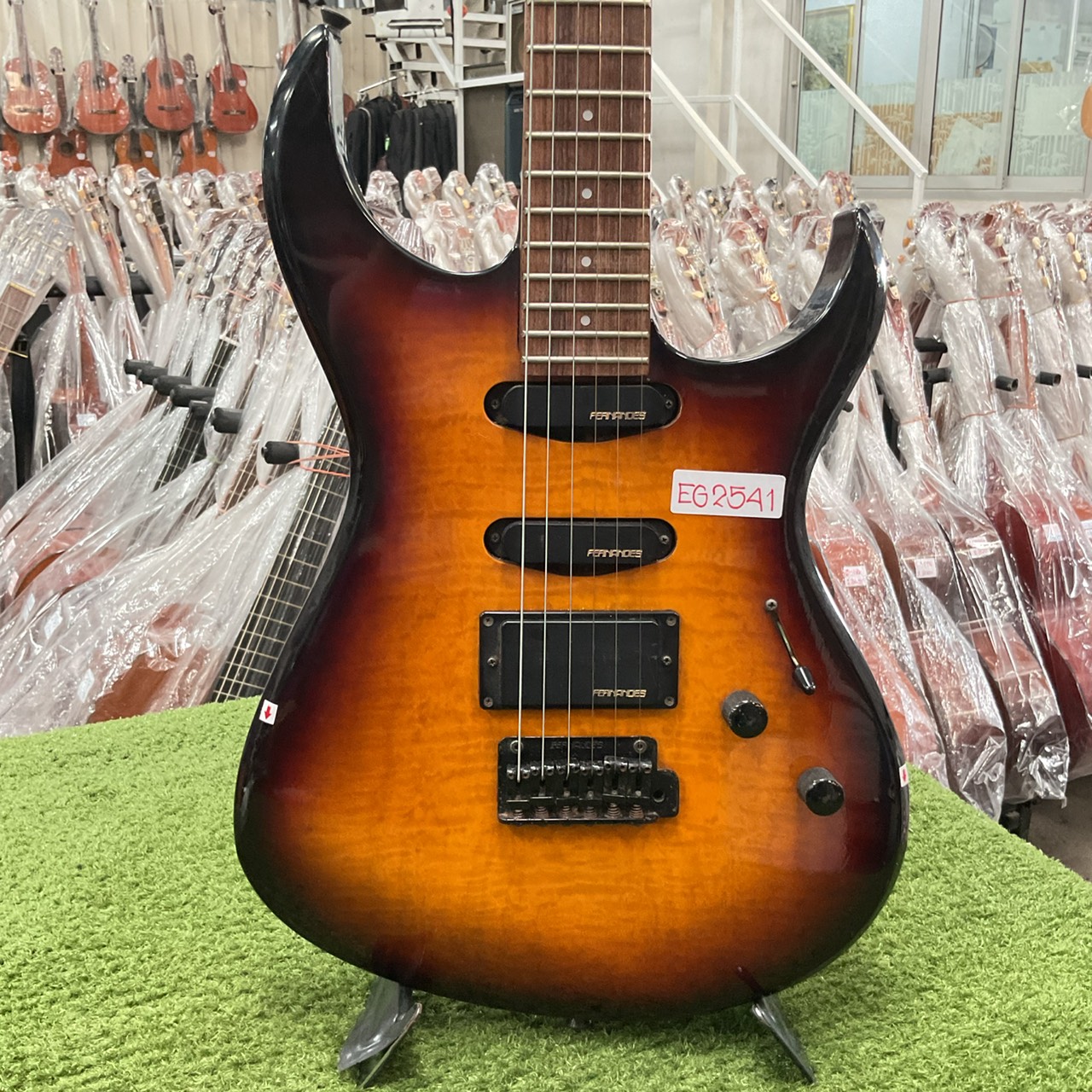 กีต้าร์ไฟฟ้า FERNANDES