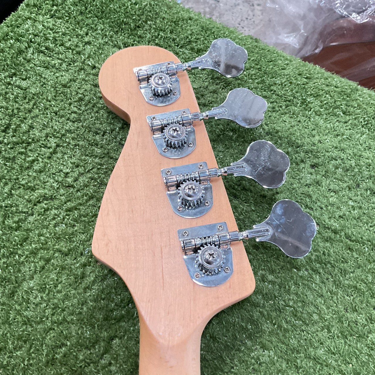 กีต้าร์เบส SELDER