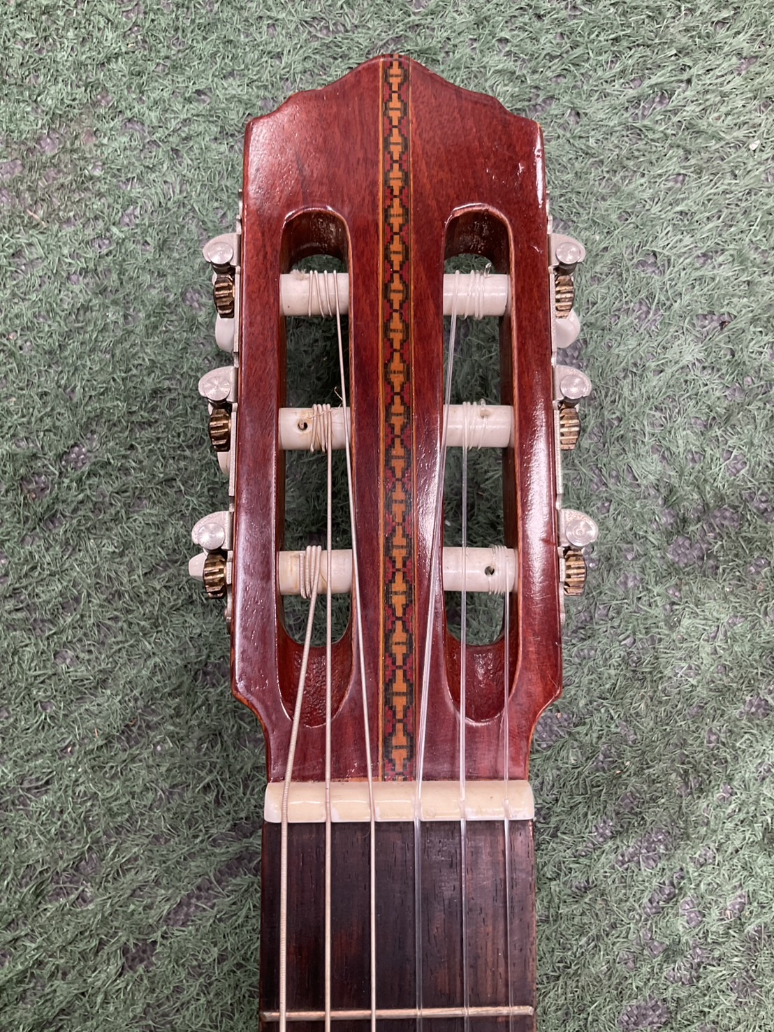 กีต้าร์คลาสสิค ZEN-ON GUT : No.60