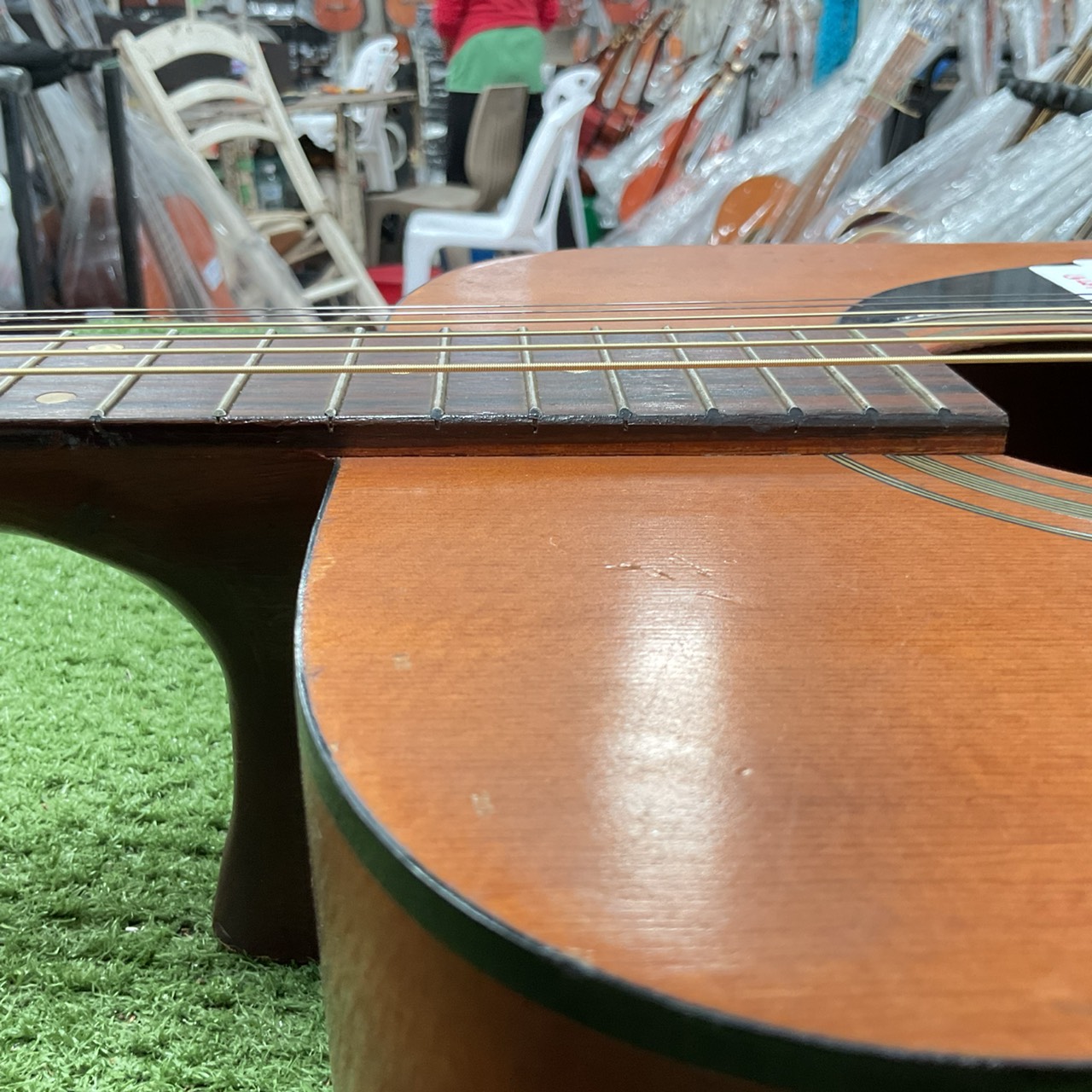 กีต้าร์โปร่ง Muse