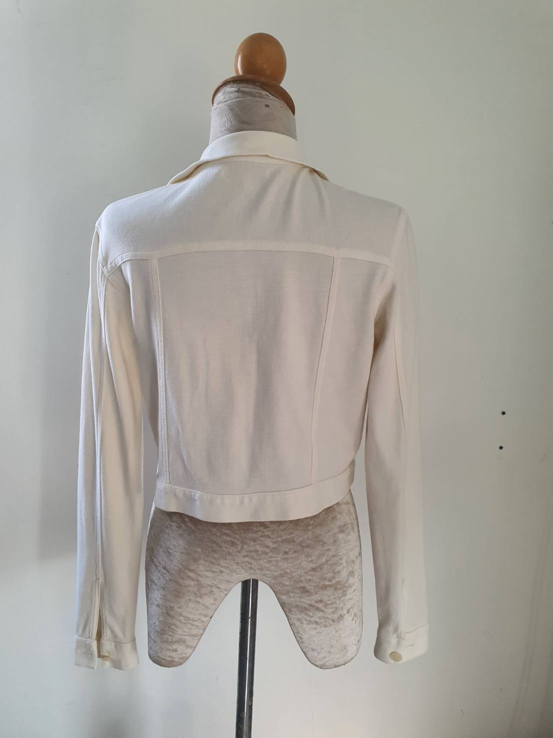 FF05923 เสื้อคลุม แฟชั่น มือสอง สีีครีมอ่อน by ten&co อก 32-34 นิ้ว