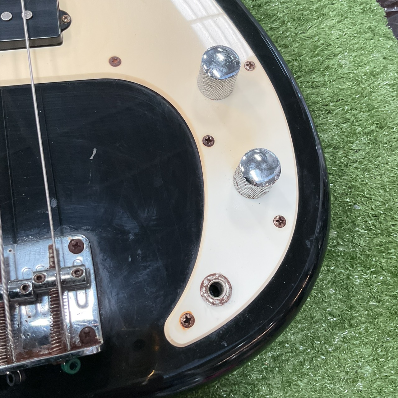 กีต้าร์เบส BUSKER'S