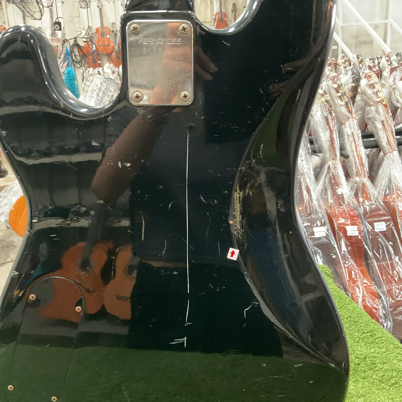 กีต้าร์เบส FERNANDES : LIMITED EDITION