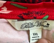 FF04543 เสื้อผ้ามือสอง สีแดงลาย แบรนด์ the pioneer woman อก 46-52 นิ้ว