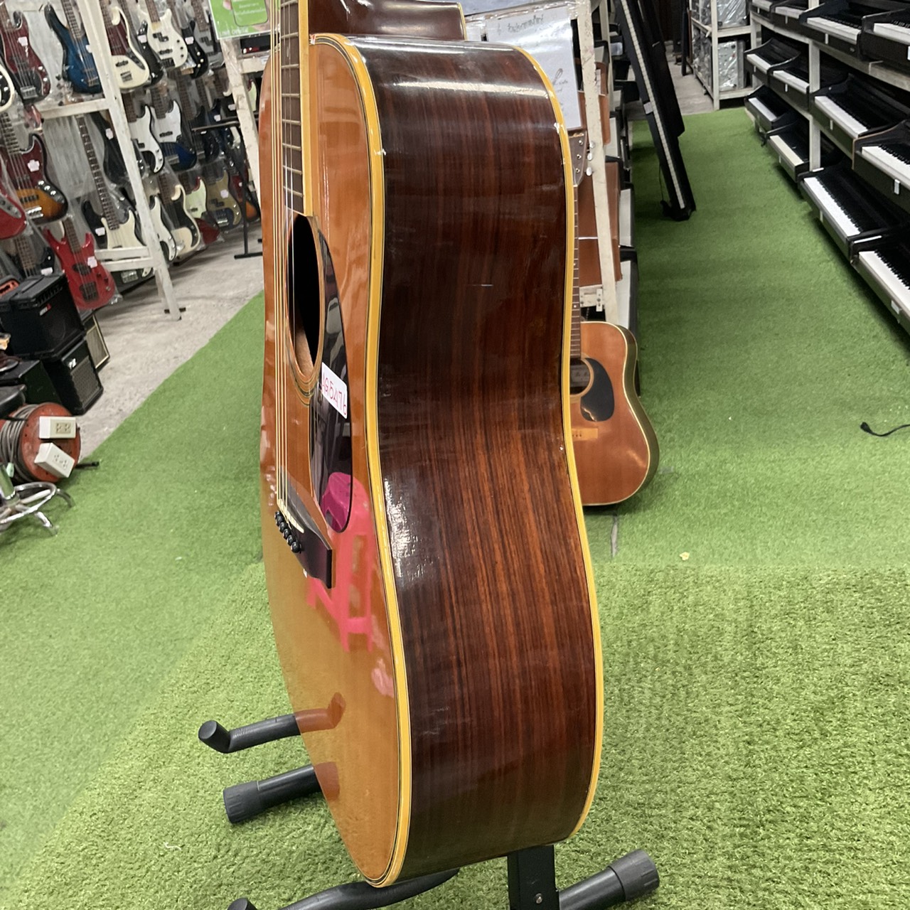 กีต้าร์โปร่ง Morris : W-30