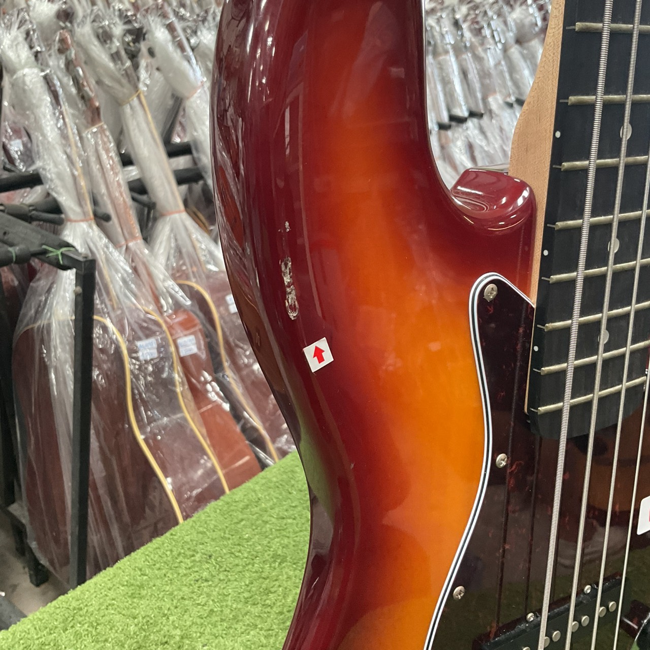 กีต้าร์เบส PHOTOGENIC