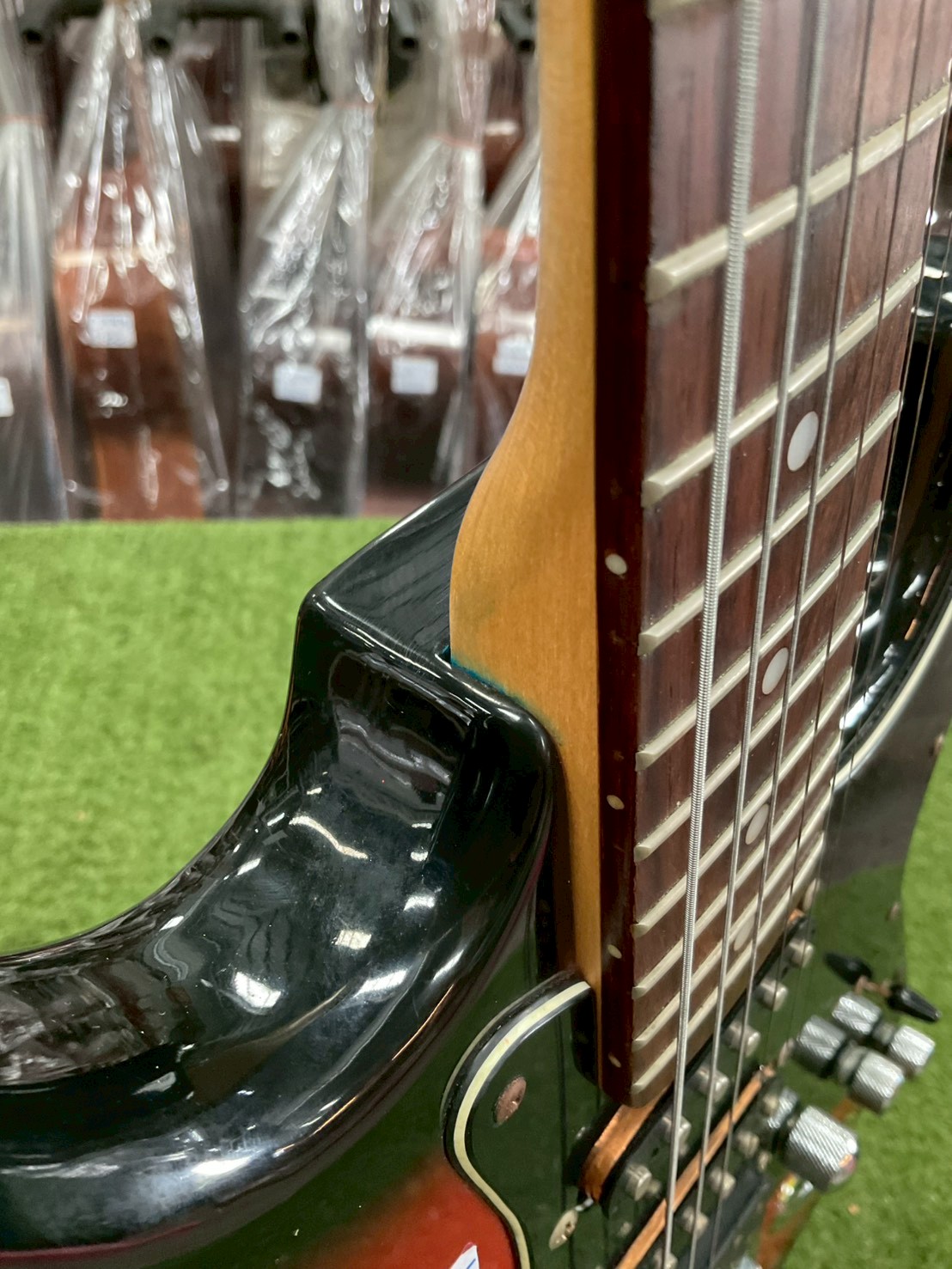 กีต้าร์ไฟฟ้า Legend