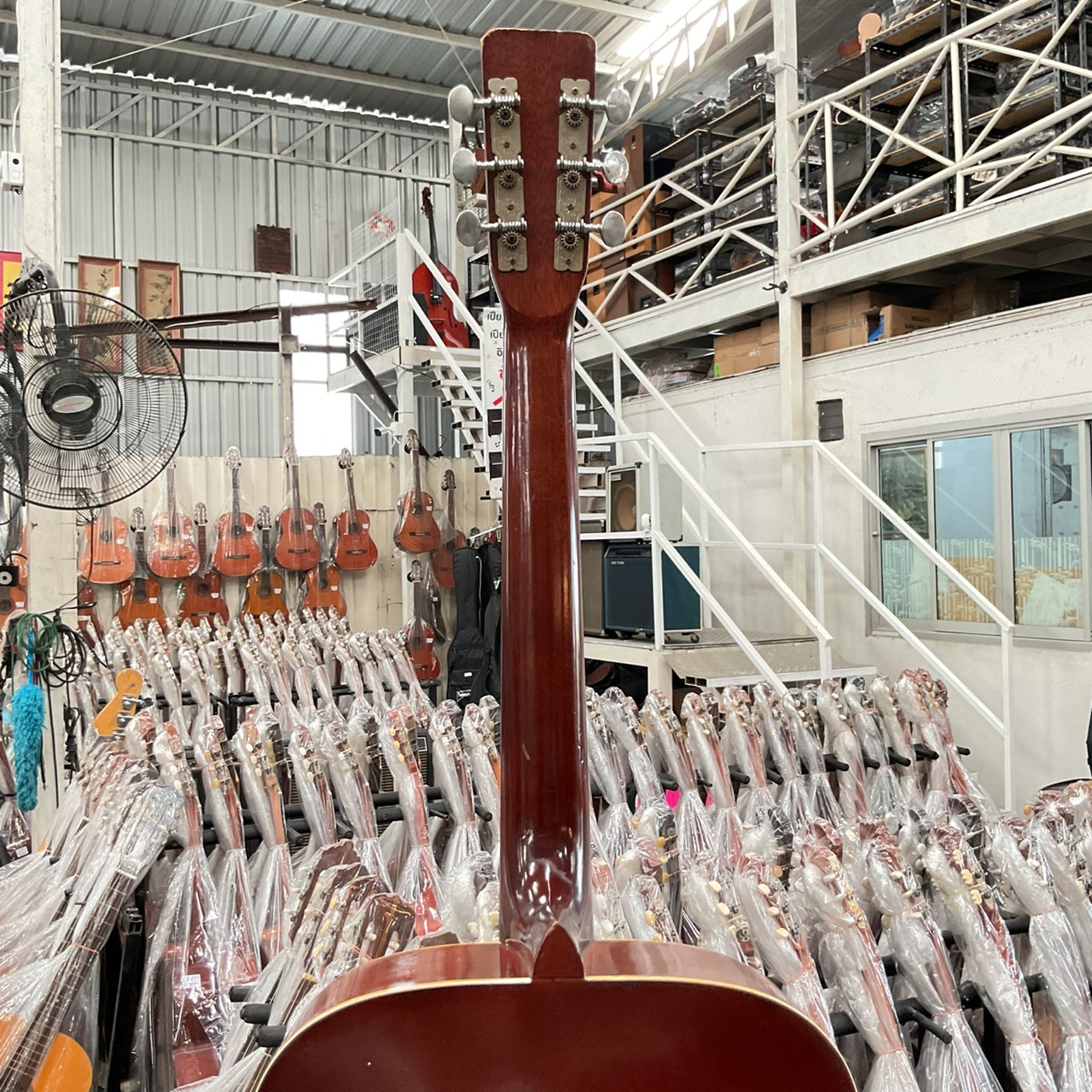 กีต้าร์โปร่ง Phenix : W130