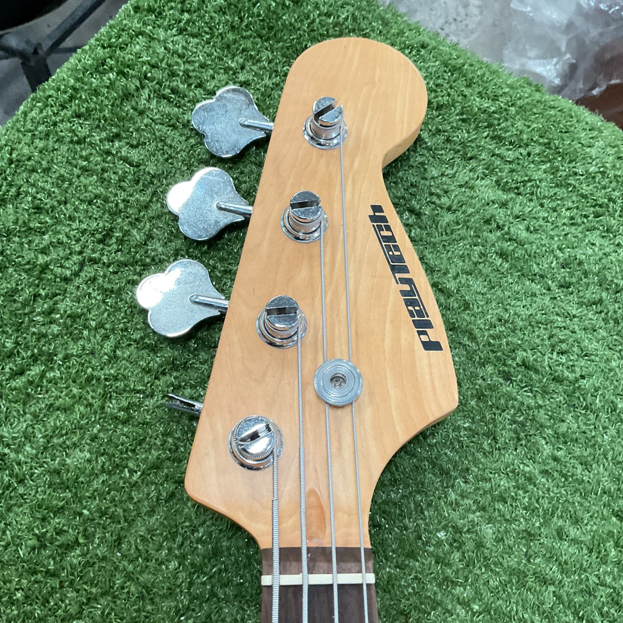 กีต้าร์เบส PlayTech