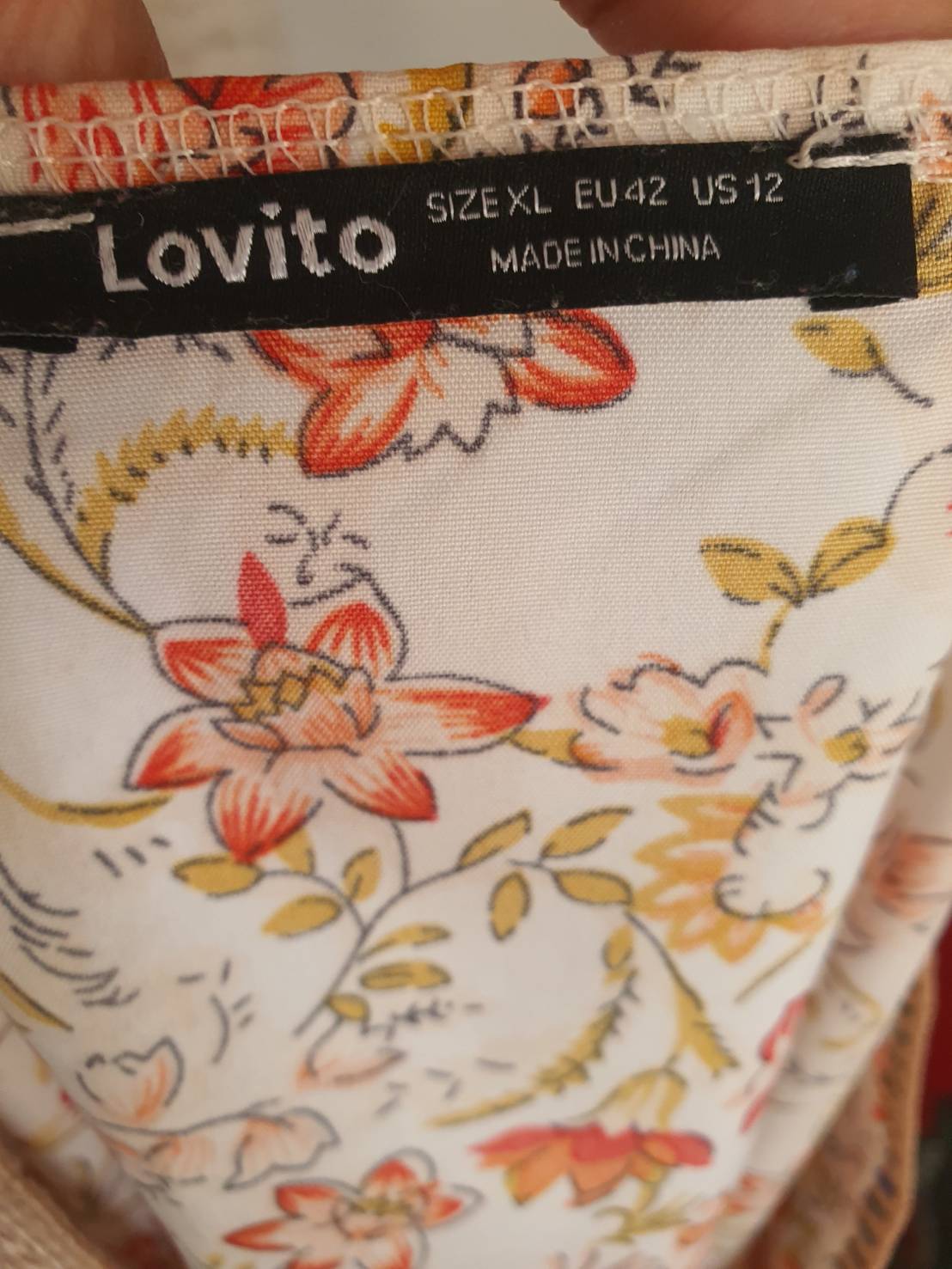 FF05885 เสื้อแฟชั่น มือสอง ลวดลายสวย lovito อก 44 นิ้ว