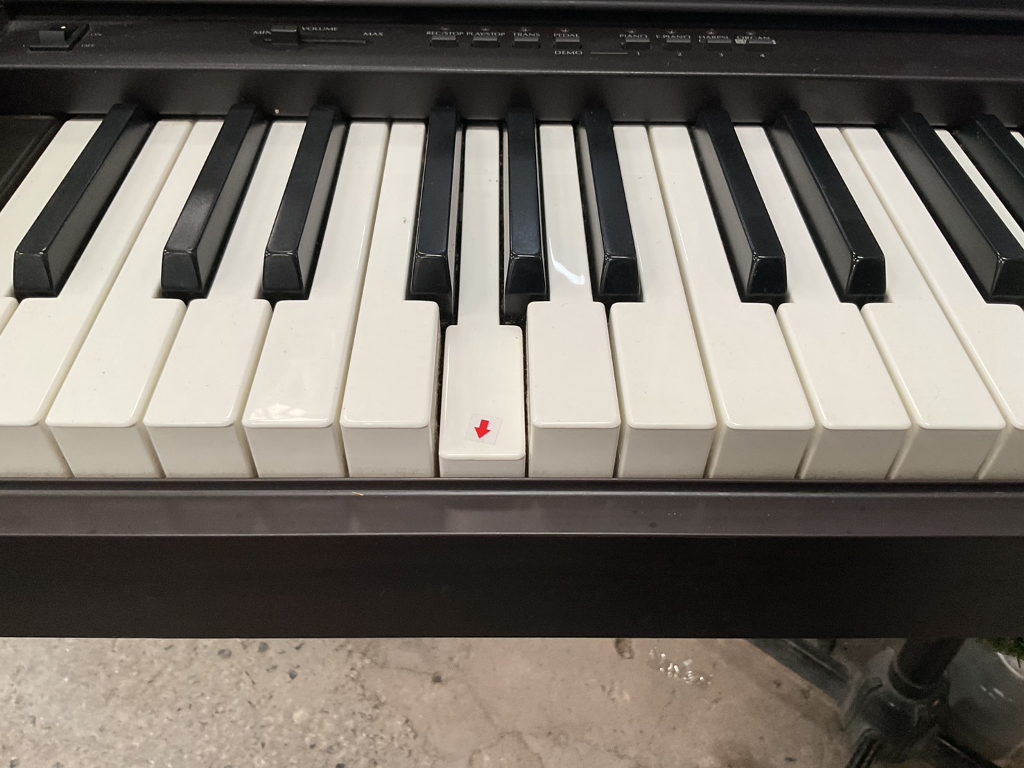 เปียโน COLUMBIA : EP-200T สินค้าไม่พร้อมใช้งาน (ต้องซ่อม)