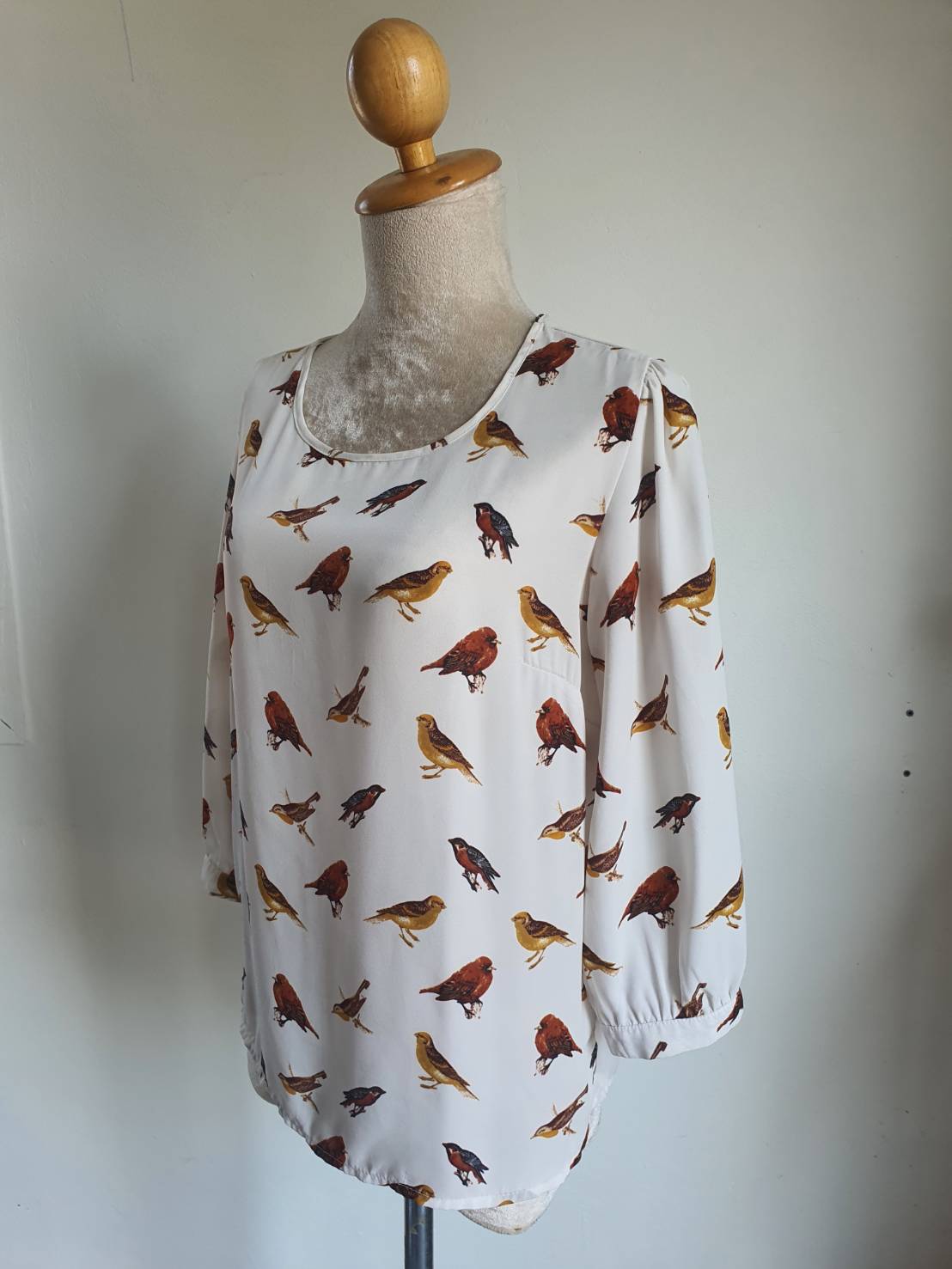 FF05267 เสื้อผ้ามือสอง ชีฟอง สีขาว ลายนก แบรนด์ FOREVER21 อก 36 นิ้ว