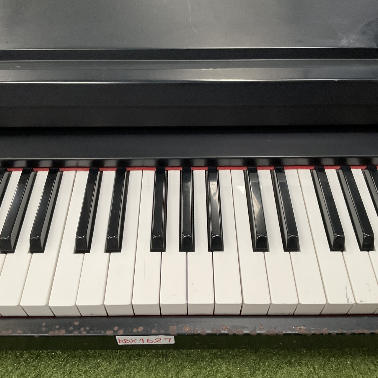 เปียโน YAMAHA : CLP-260 สินค้าไม่พร้อมใช้งาน (ต้องซ่อม)