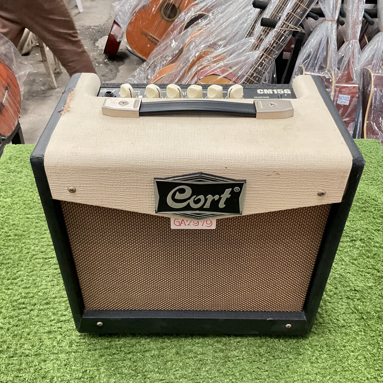 แอมป์กีต้าร์ Cort : CM15G