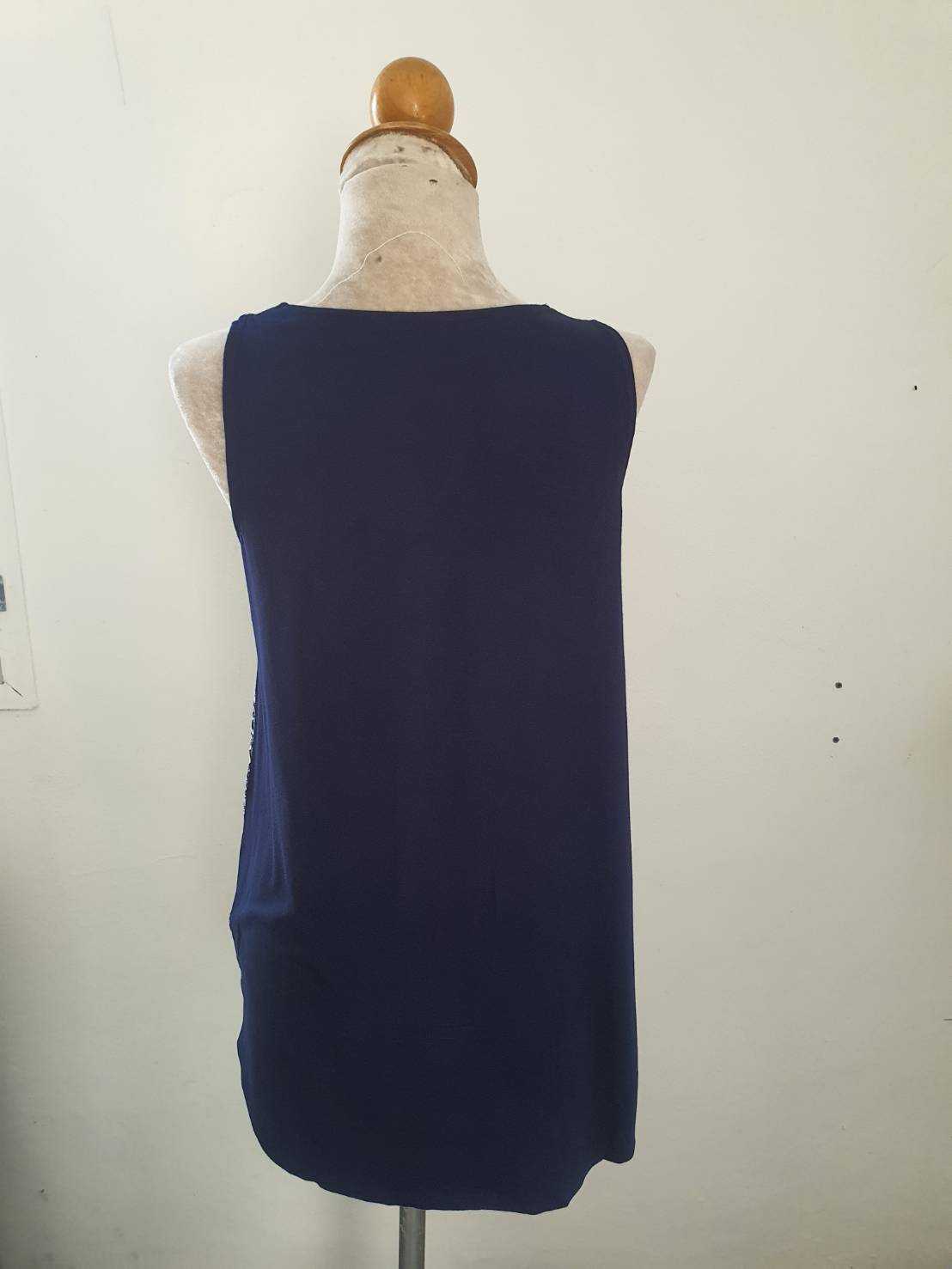 FF05746 เสื้อแฟชัน แขนกุด สีน้ำเงินลายดอกไม้ Reitmans อก 34 นิ้ว