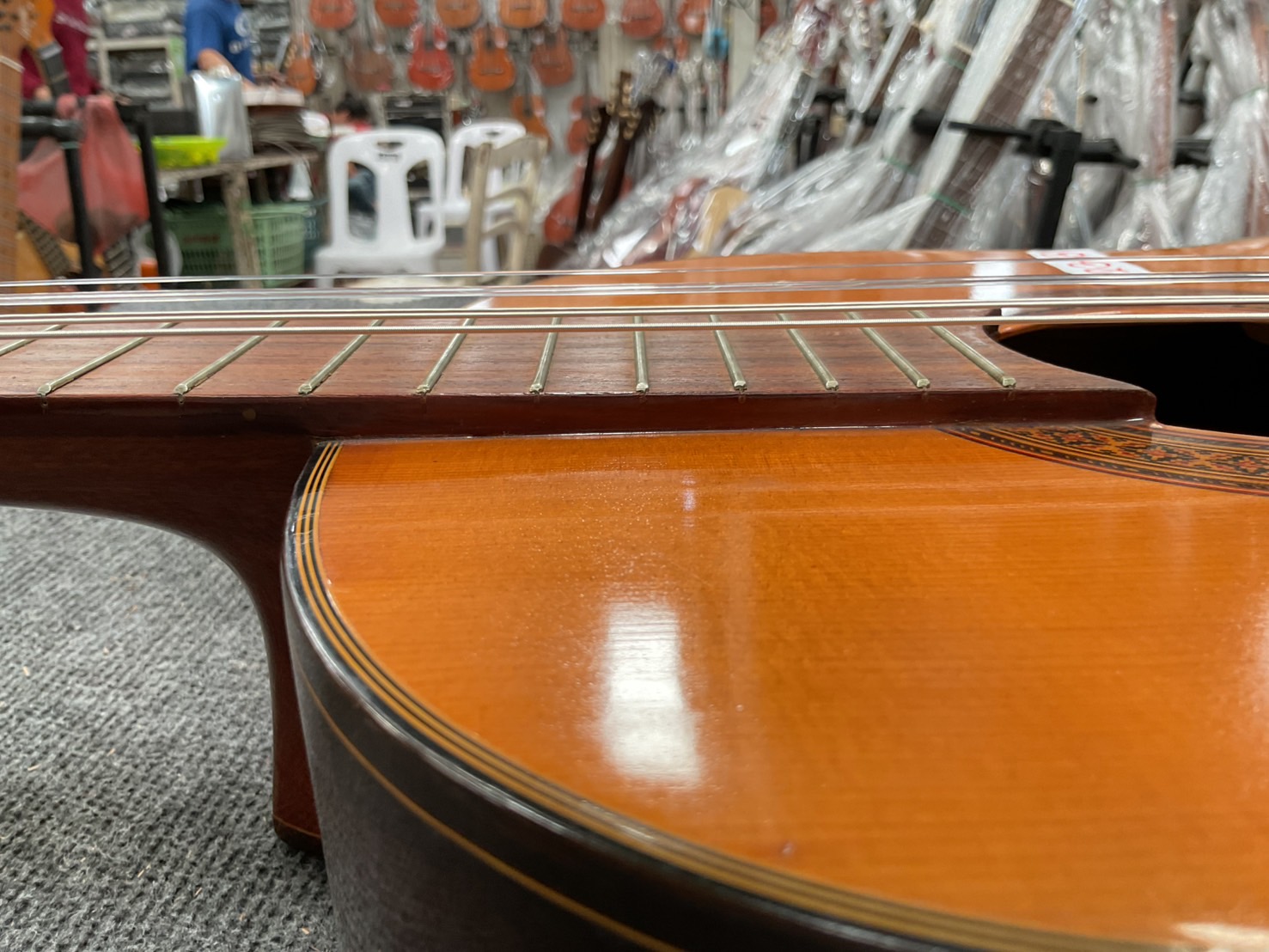 กีต้าร์คลาสสิค Abe Gut : 63E