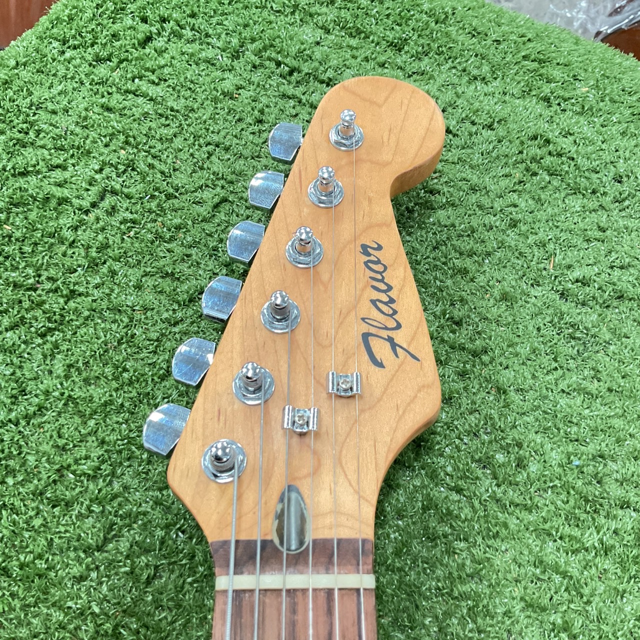 กีต้าร์ไฟฟ้า FLAVOR