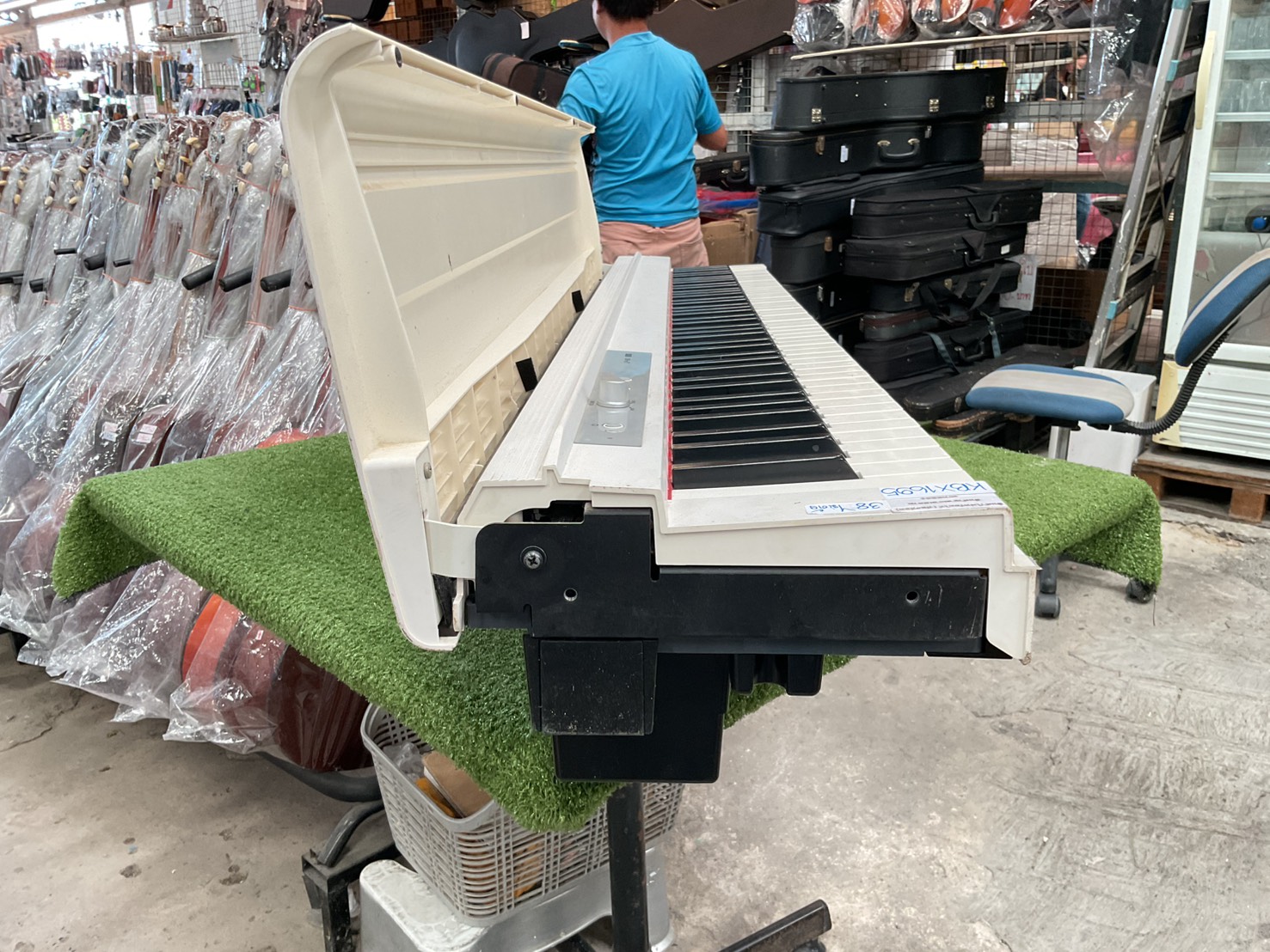 เปียโน KORG : LP-180 สินค้าไม่พร้อมใช้งาน (ต้องซ่อม)