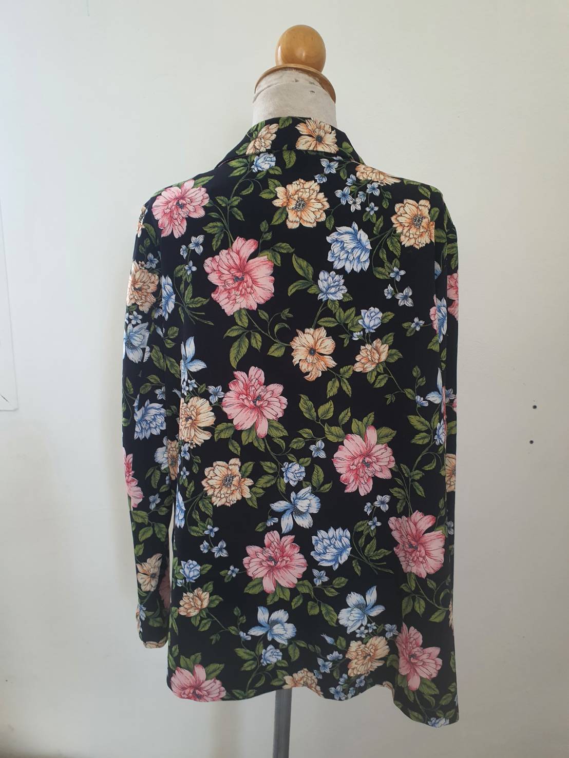 FF05311 เสื้อคลุมลายดอกไม้ มือสอง แบรนด์ Forever21 อก free-46 นิ้ว