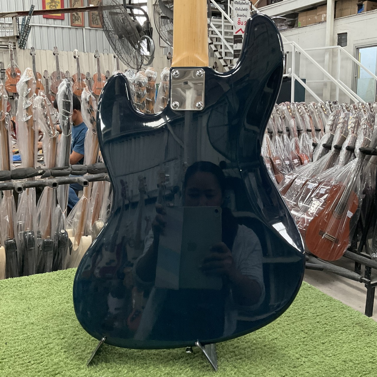 กีต้าร์เบส PhotoGenic สินค้าไม่พร้อมใช้งาน (ต้องซ่อม)