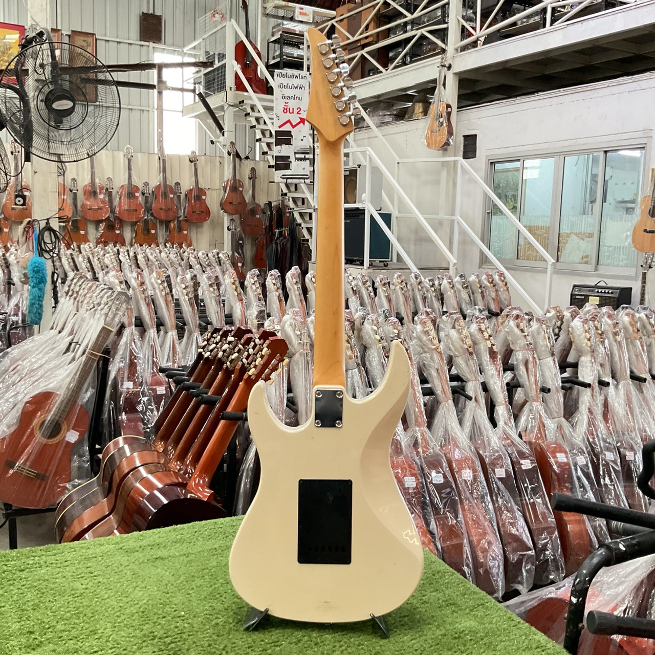 กีต้าร์ไฟฟ้า YAMAHA : YGX 112P