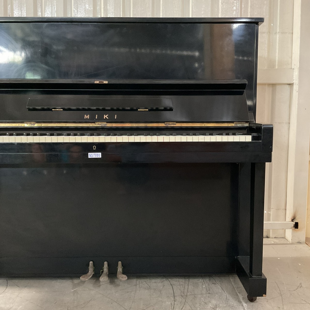 เปียโน MIKI