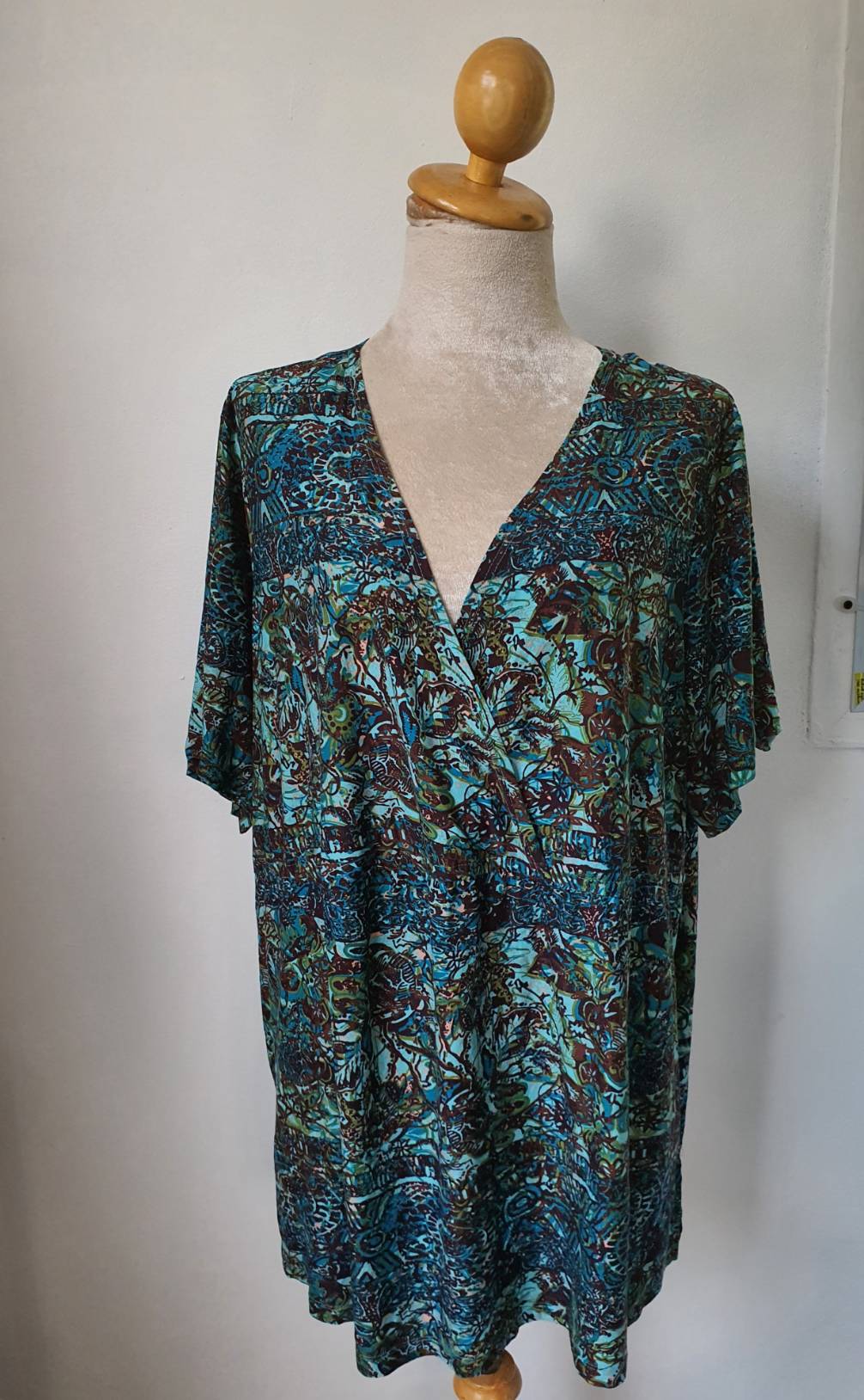 FF04501 เสื้อผ้ามือสอง สีฟ้าเข้มลาย แบรนด์ SUSAN LAWRENCE อกนิ้ว