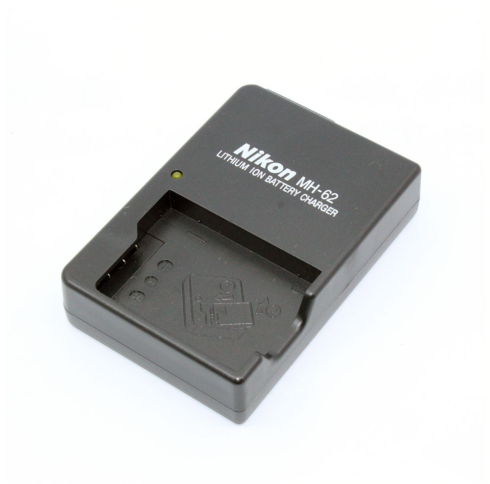 แท่นชาร์จแบต Nikon รุ่น MH-62 (EN-EL8)