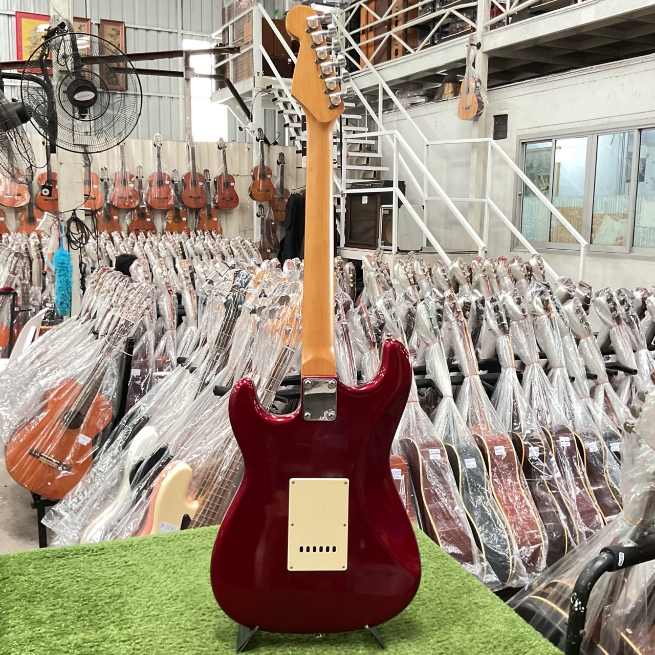 กีต้าร์ไฟฟ้า PHOTOGENIC