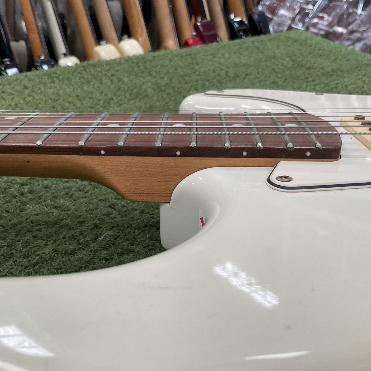 กีต้าร์ไฟฟ้า Photogenic