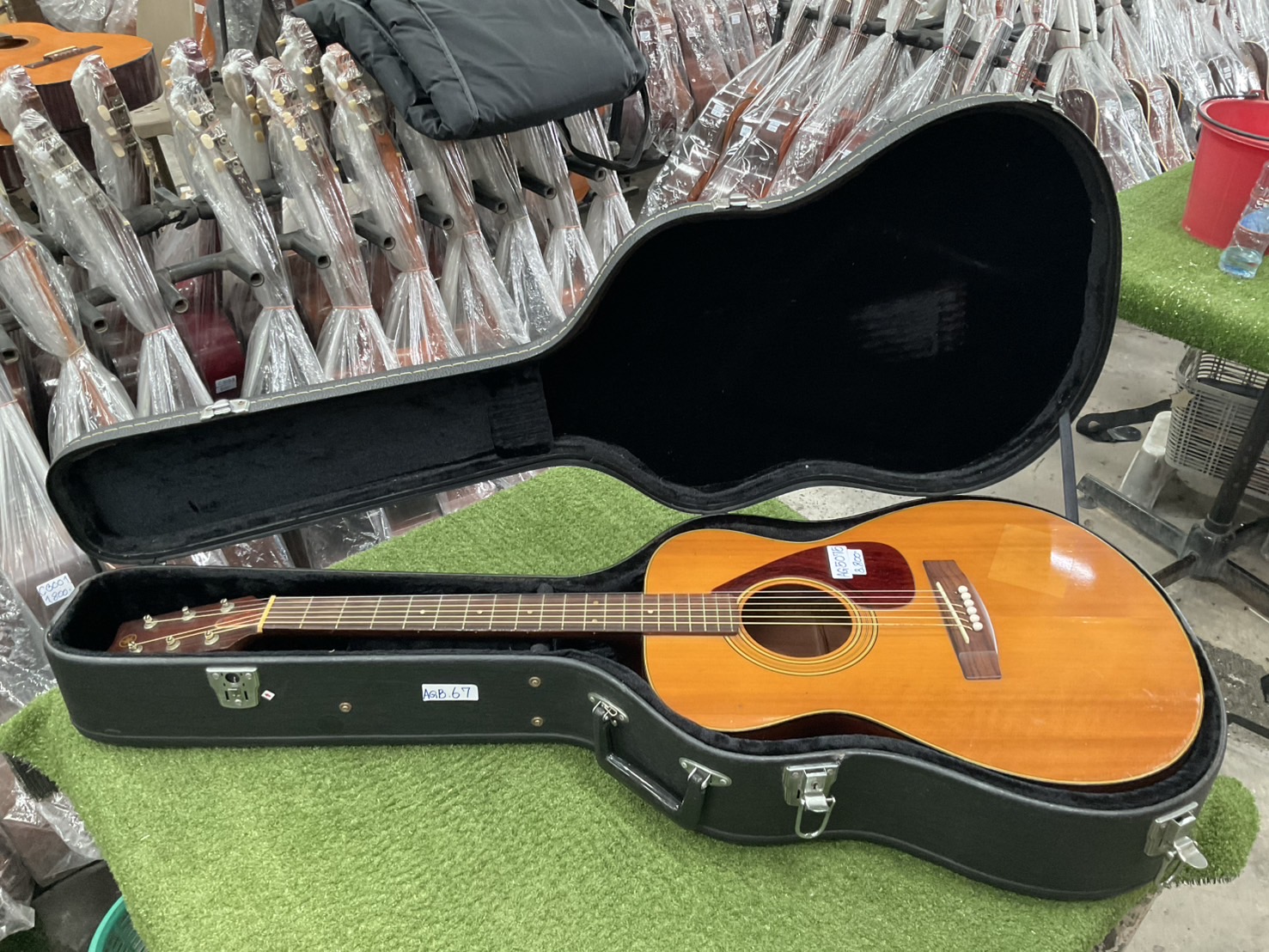 กล่องเคสกีต้าร์โปร่ง