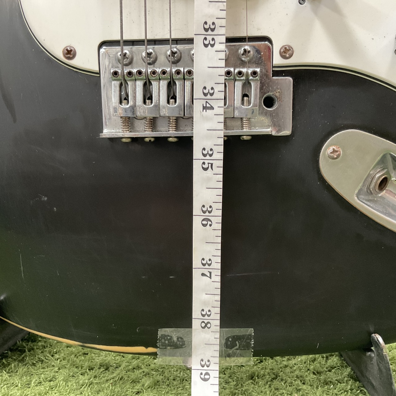 กีต้าร์ไฟฟ้า ยี่ห้อตามภาพ