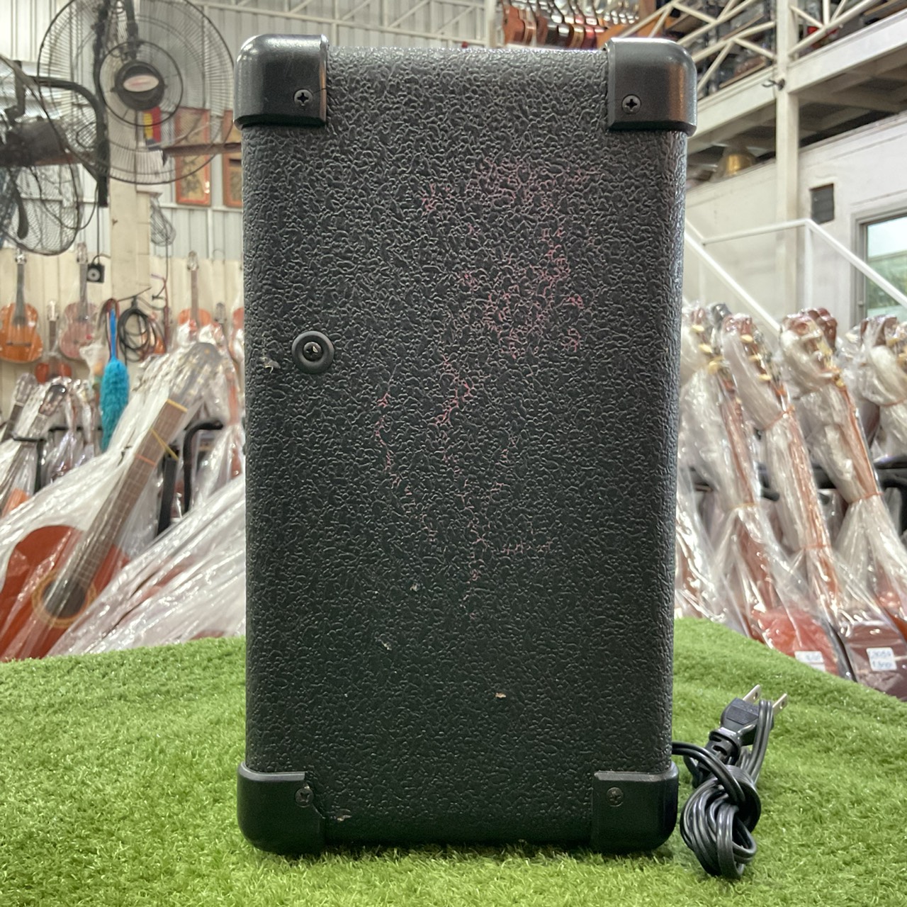 แอมป์กีต้าร์ B.C.Rich : BC-010