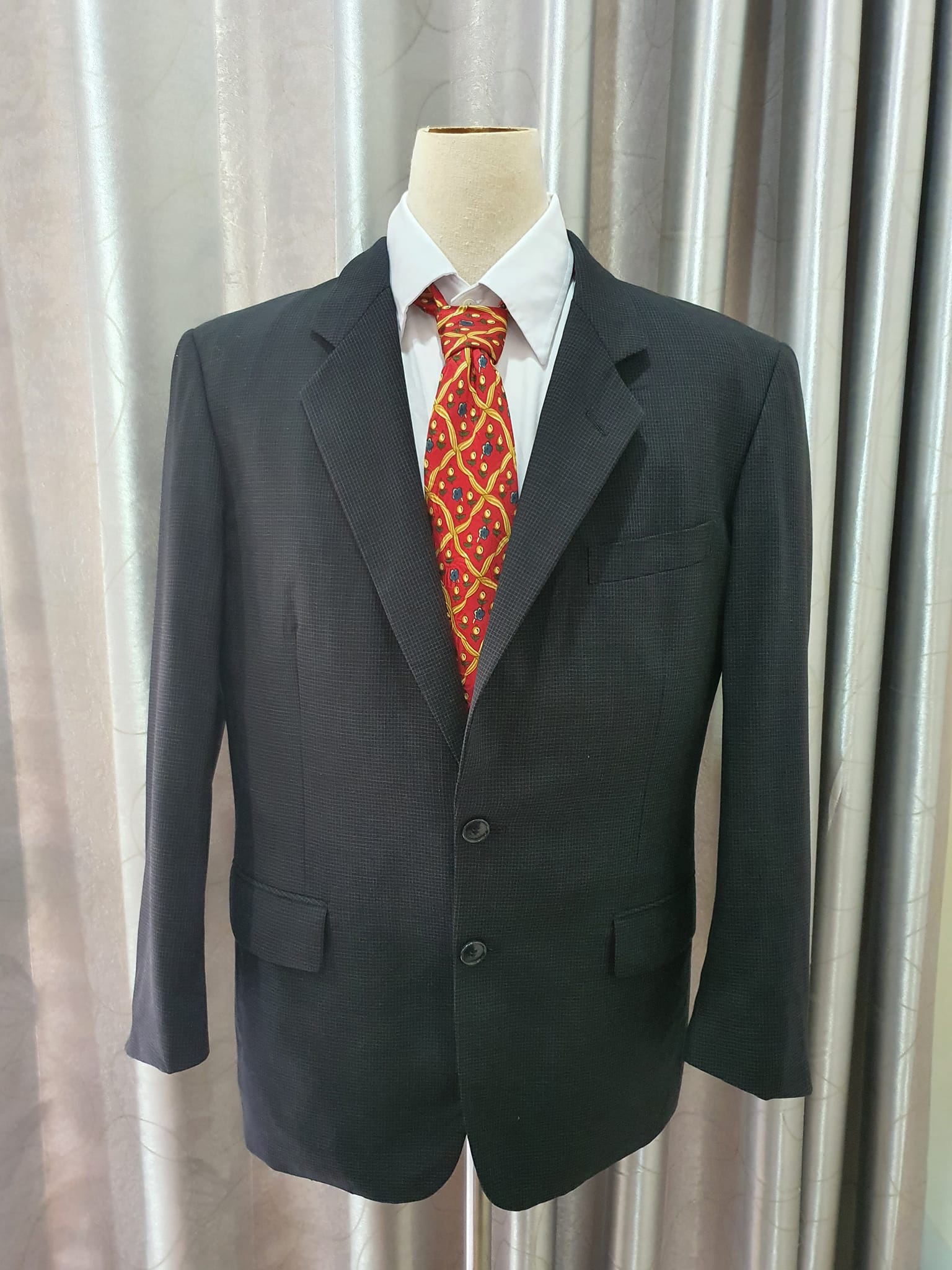 Suit0015 เสื้อสูท นำเข้า มือสอง สีดำลายตาราง STUDIO UOMO อก 40 นิ้ว